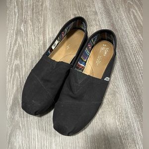 Black Toms Slip On Loafers | size 9M